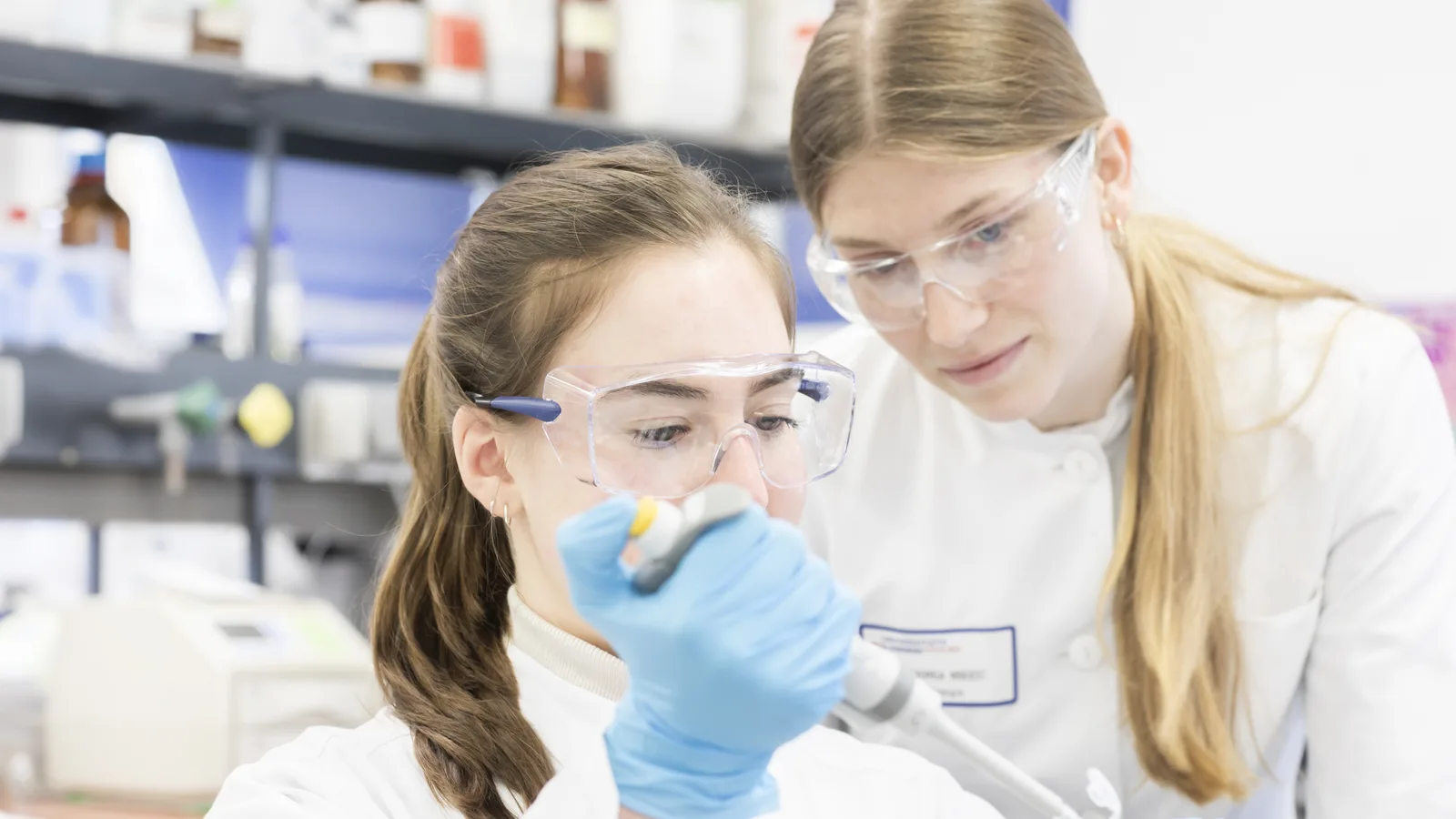 The Man Who Built Cold Spring Harbor's DNA Learning Center Wins a National Genetics Education Award