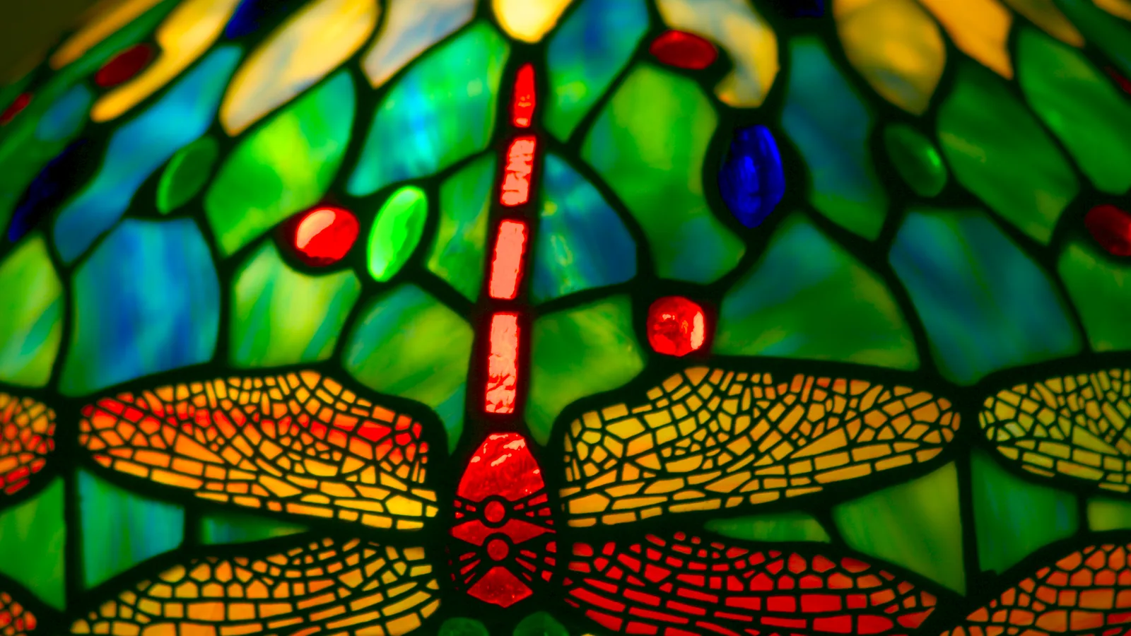 The Tiffany Exhibition at Roslyn Harbor's Museum Enters Its Final Three Weekends